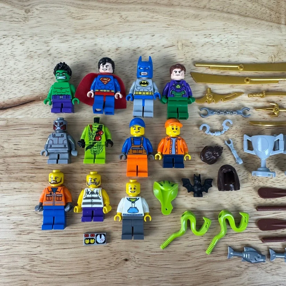 LEGO Minifigures Accessories Bulk Lot DC Superheroes City Superman Batman Hulk